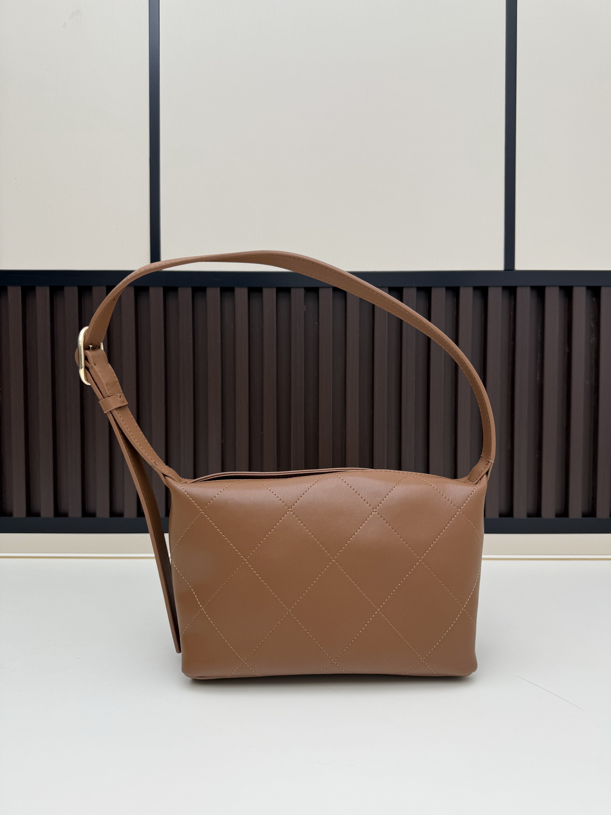 Chanel 07083 23x15x8cm jj13 2015103 Chanel 07083 23x15x8cm jj13 2015103