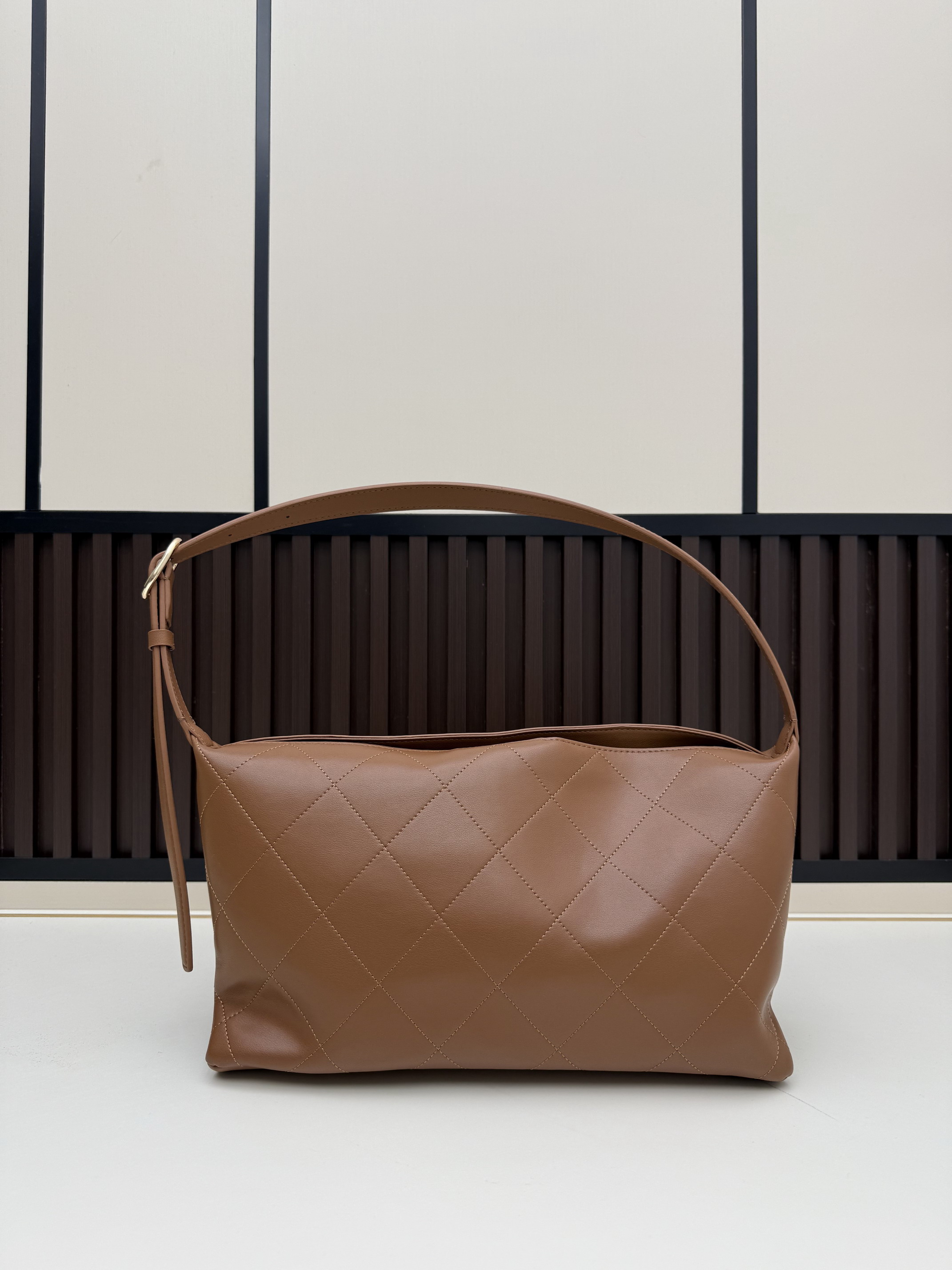 Chanel 07084 34x19x10cm jj23 2015137 Chanel 07084 34x19x10cm jj23 2015137