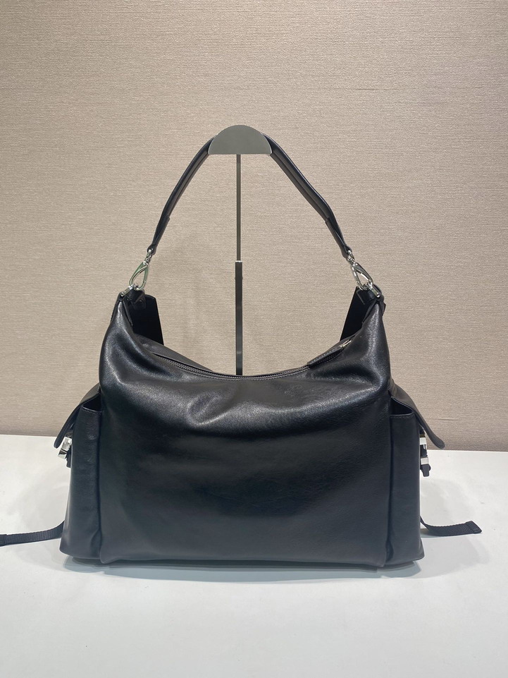 Prada Explore 2VH204 43x29 5x15cm AP14 2013966 Prada Explore 2VH204 43x29 5x15cm AP14 2013966