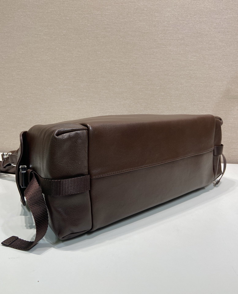 Prada Explore 2VH204 43x29 5x15cm AP7 2013954 Prada Explore 2VH204 43x29 5x15cm AP7 2013954