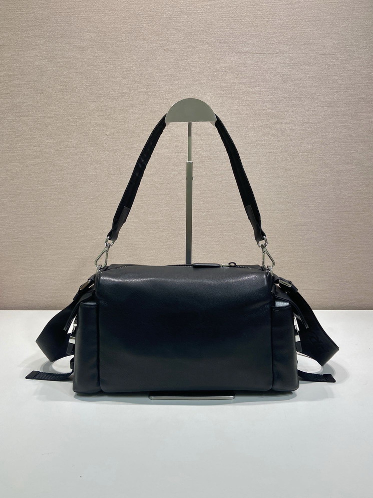 Prada Explore 2VH206 31x17x11cm AP14 2013986 Prada Explore 2VH206 31x17x11cm AP14 2013986